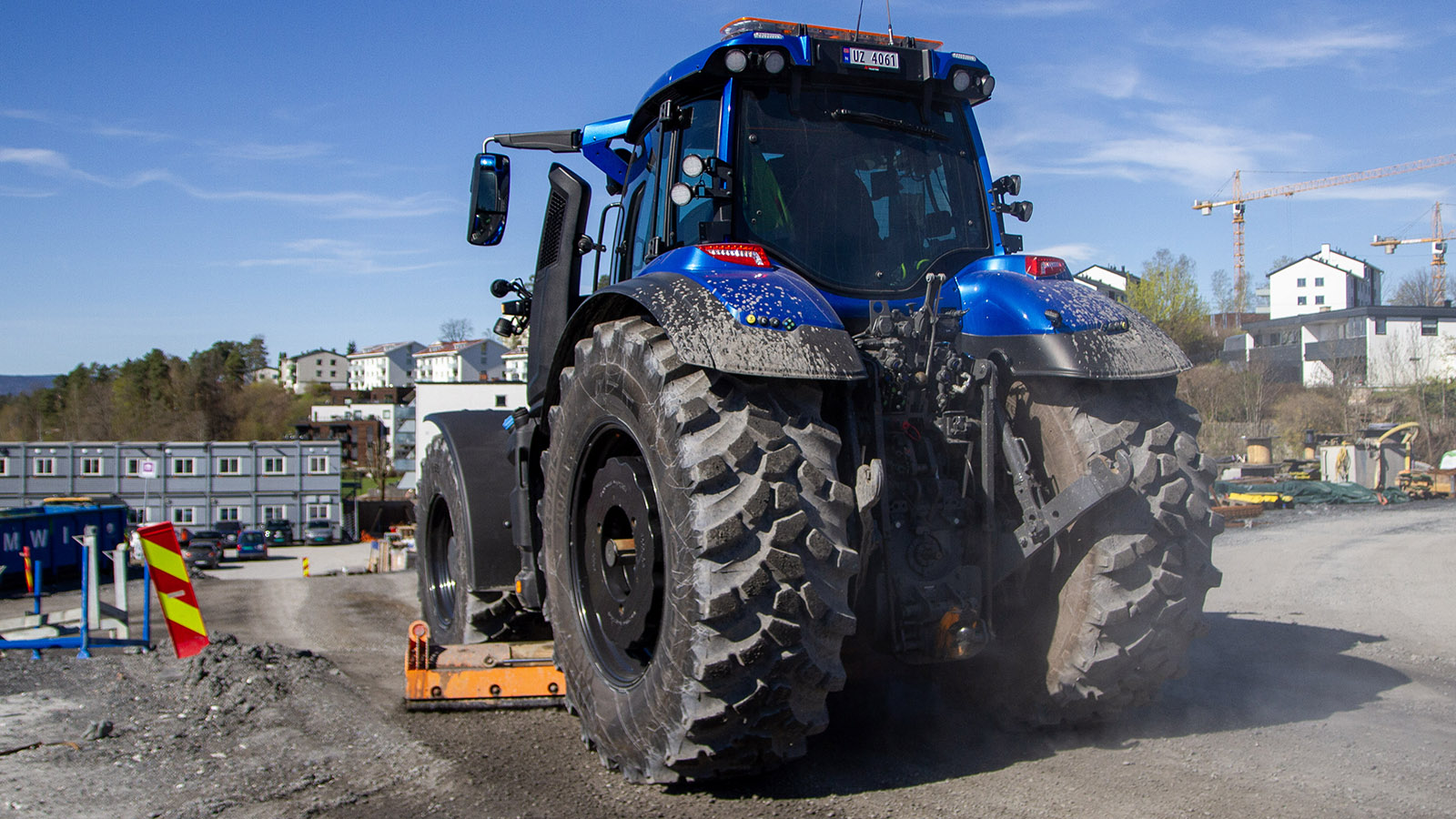 The construction of the new E18 westbound between Lysaker in Bærum and Drengsrud in Asker is a major undertaking. The Valtra Q305 is playing its part. 